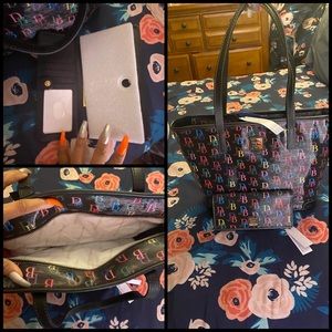 Dooney & Bourke Tote Set